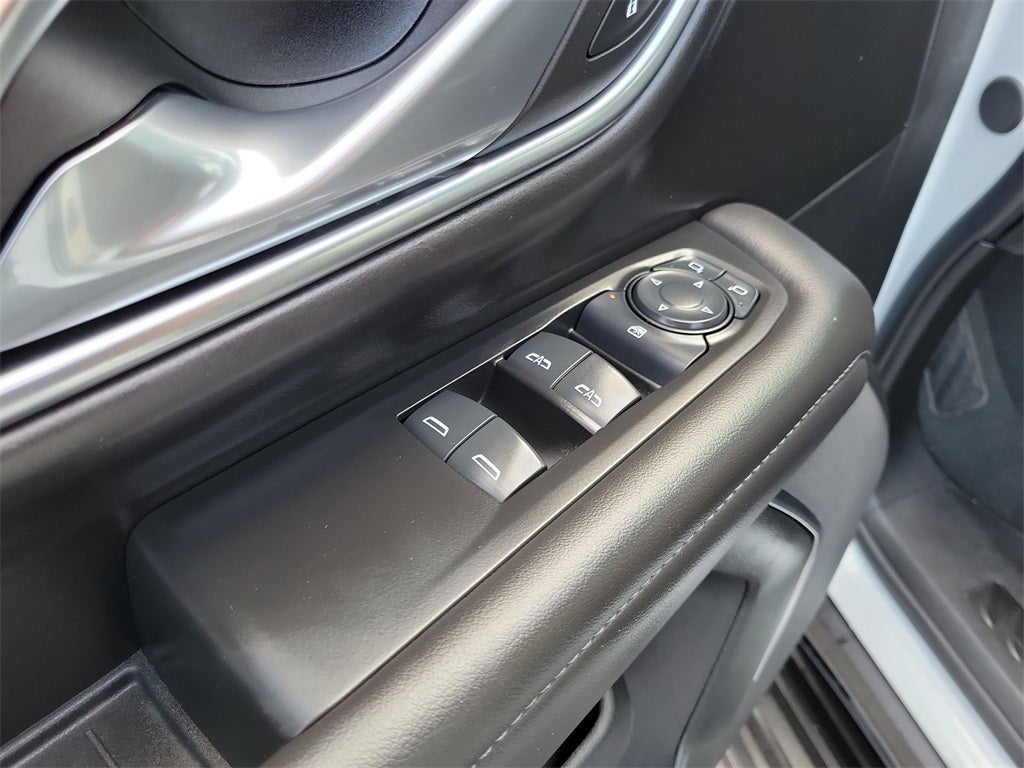 2024 Chevrolet Suburban LS