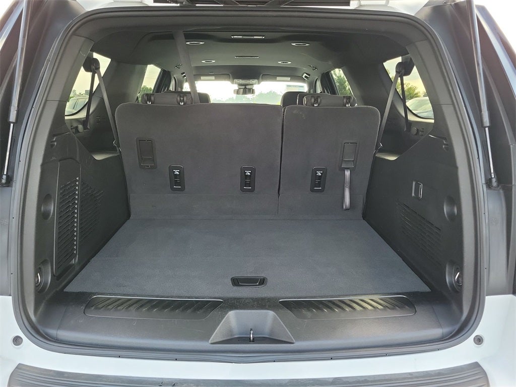 2024 Chevrolet Suburban LS