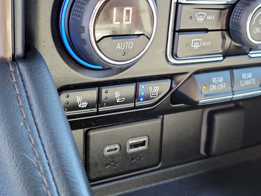 2023 Chevrolet Suburban High Country