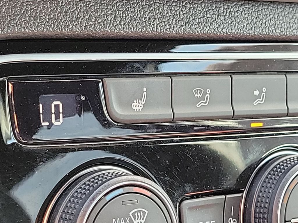 2023 Volkswagen Atlas Cross Sport 2.0T SE w/Technology