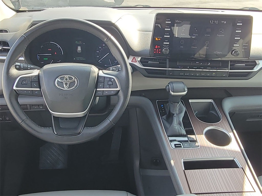 2022 Toyota Sienna XLE