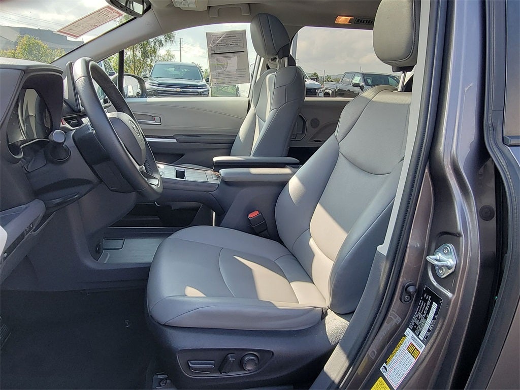 2022 Toyota Sienna XLE