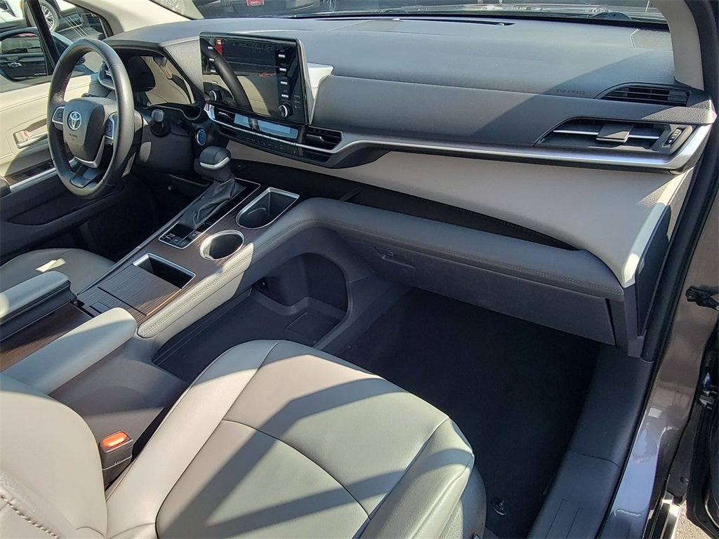 2022 Toyota Sienna XLE
