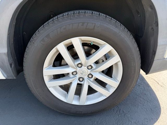 2015 Toyota Highlander LE V6