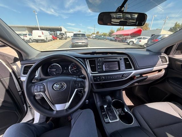 2015 Toyota Highlander LE V6