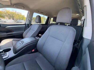 2015 Toyota Highlander LE V6