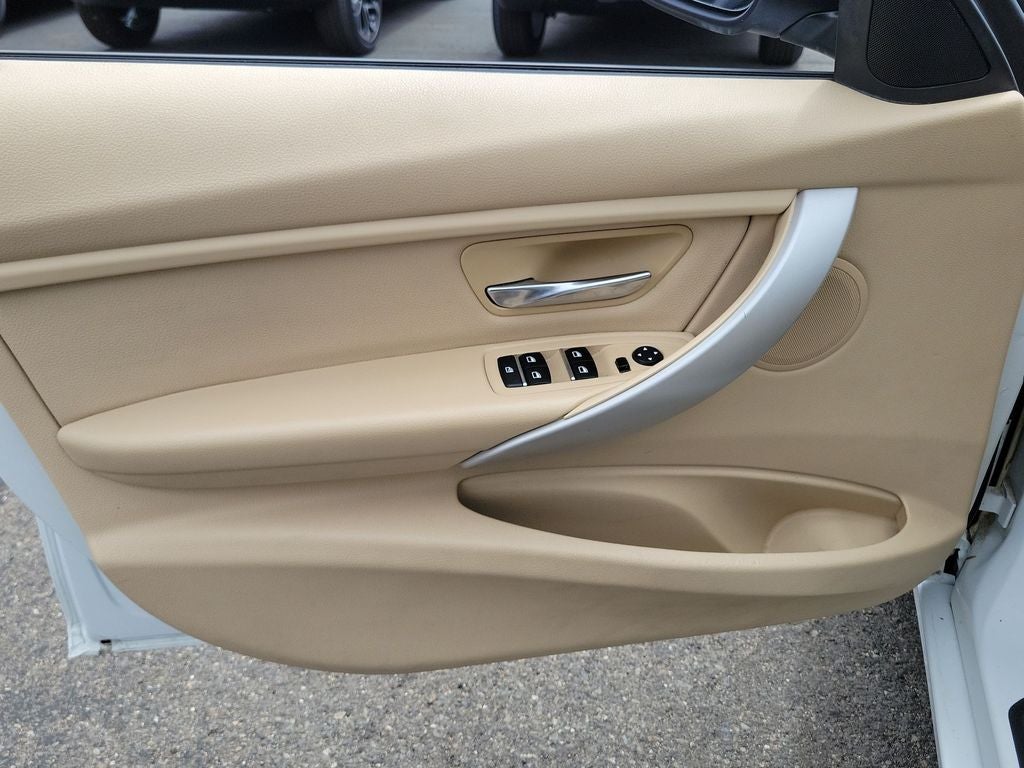 2016 BMW 3 Series 320i