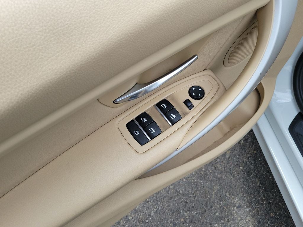 2016 BMW 3 Series 320i
