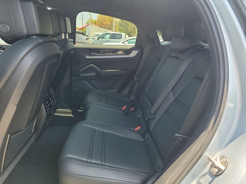 2024 Porsche Cayenne Coupe Base