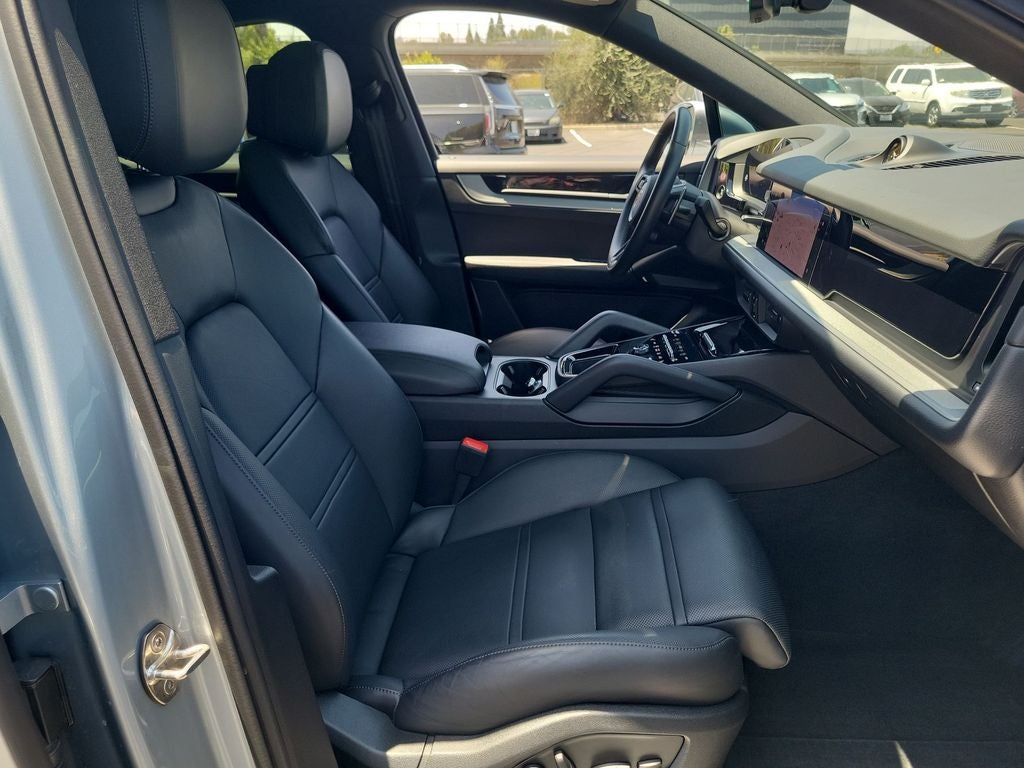 2024 Porsche Cayenne Coupe Base