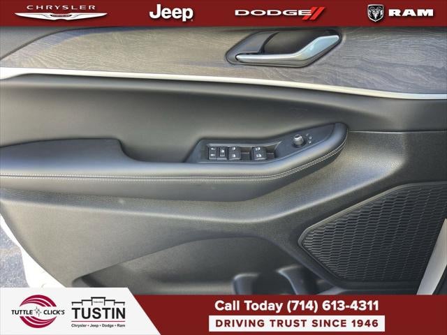 2026 Jeep Grand Cherokee GRAND CHEROKEE LAREDO ALTITUDE 4X2