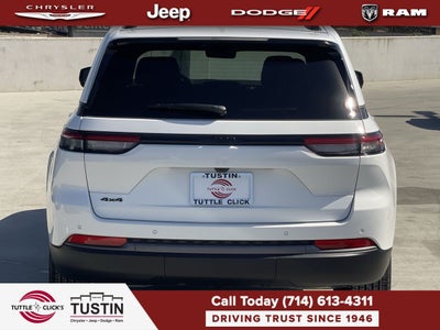 2027 Jeep Grand Cherokee Laredo Altitude