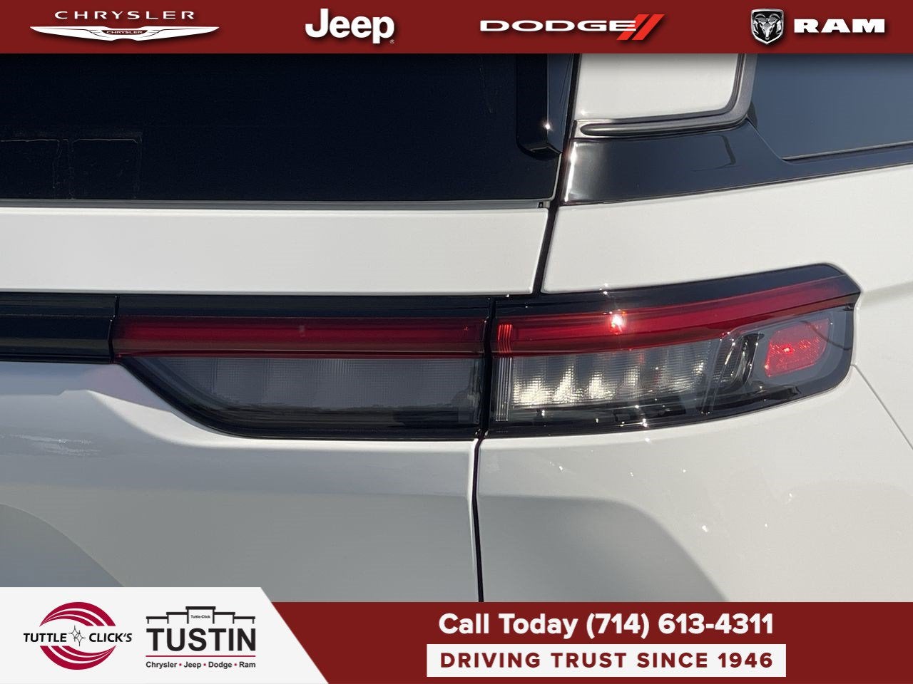 2027 Jeep Grand Cherokee Laredo Altitude