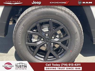2027 Jeep Grand Cherokee Laredo Altitude