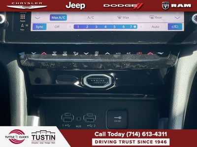 2027 Jeep Grand Cherokee Laredo Altitude