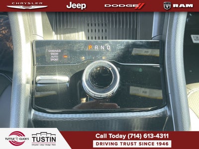 2027 Jeep Grand Cherokee Laredo Altitude