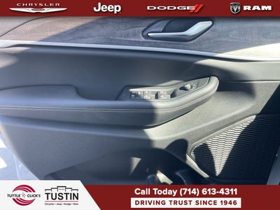 2027 Jeep Grand Cherokee Laredo Altitude