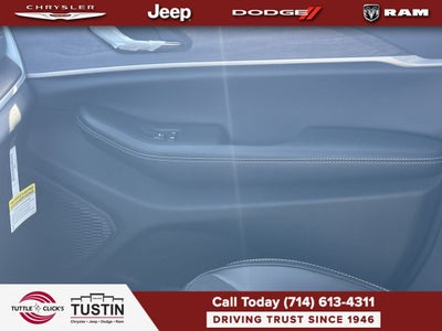 2027 Jeep Grand Cherokee Laredo Altitude