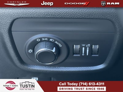 2027 Jeep Grand Cherokee Laredo Altitude