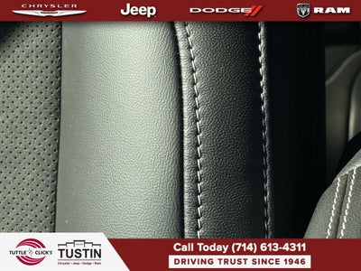 2027 Jeep Grand Cherokee Laredo Altitude