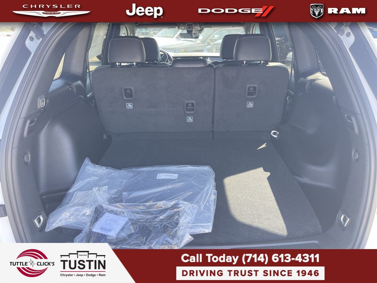 2027 Jeep Grand Cherokee Laredo Altitude