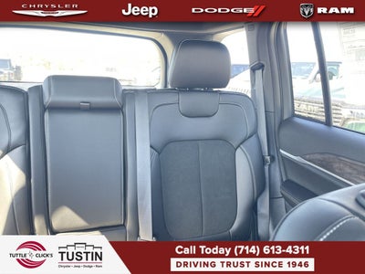2027 Jeep Grand Cherokee Laredo Altitude