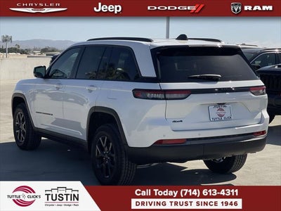 2027 Jeep Grand Cherokee Laredo Altitude