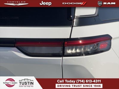 2027 Jeep Grand Cherokee Laredo Altitude