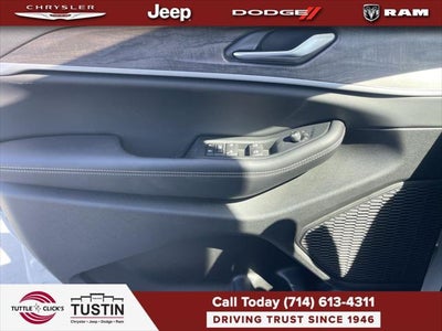 2027 Jeep Grand Cherokee Laredo Altitude