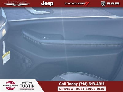 2027 Jeep Grand Cherokee Laredo Altitude