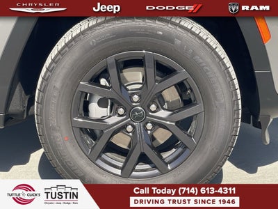 2027 Jeep Grand Cherokee Laredo Altitude