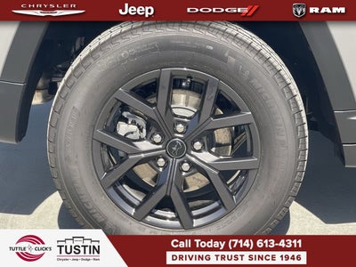 2027 Jeep Grand Cherokee Laredo Altitude