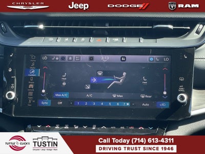 2027 Jeep Grand Cherokee Laredo Altitude