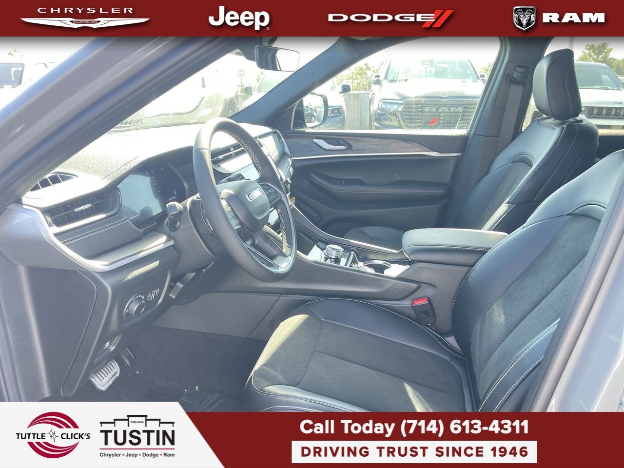 2027 Jeep Grand Cherokee Laredo Altitude