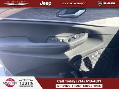 2027 Jeep Grand Cherokee Laredo Altitude