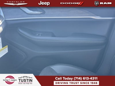 2027 Jeep Grand Cherokee Laredo Altitude