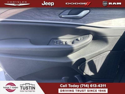 2027 Jeep Grand Cherokee Laredo Altitude