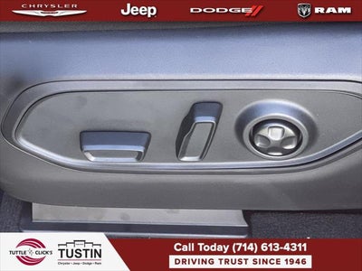 2027 Jeep Grand Cherokee Laredo Altitude