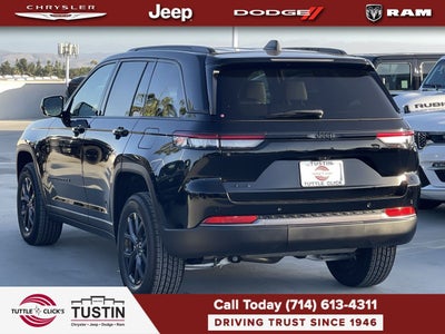 2027 Jeep Grand Cherokee Laredo Altitude