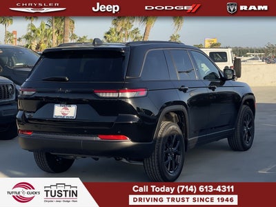 2027 Jeep Grand Cherokee Laredo Altitude