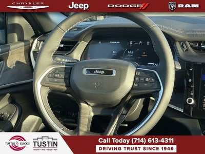 2027 Jeep Grand Cherokee Laredo Altitude