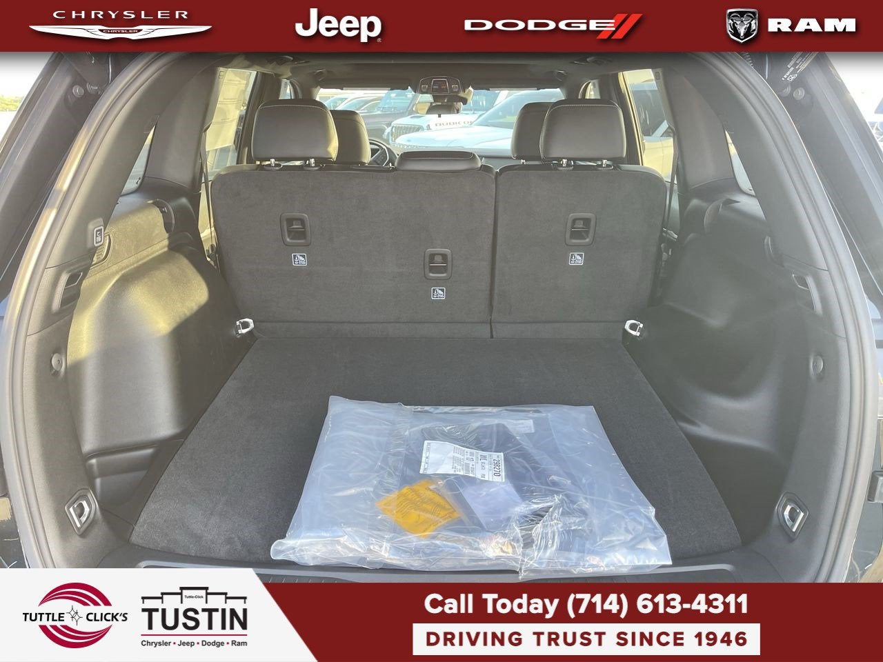 2027 Jeep Grand Cherokee Laredo Altitude