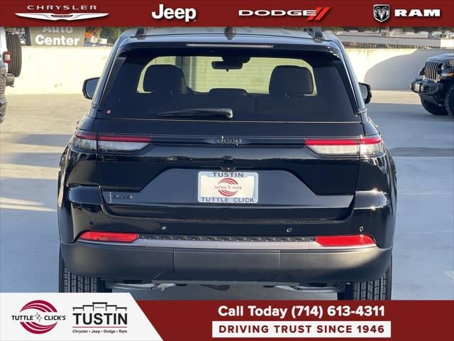 2027 Jeep Grand Cherokee Laredo Altitude