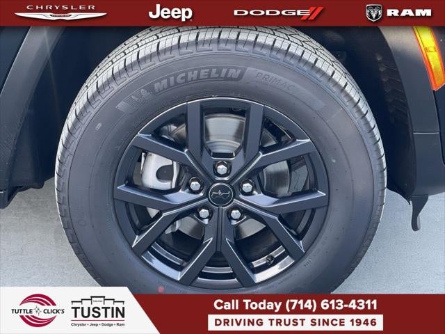 2027 Jeep Grand Cherokee Laredo Altitude