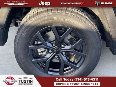 2027 Jeep Grand Cherokee Laredo Altitude
