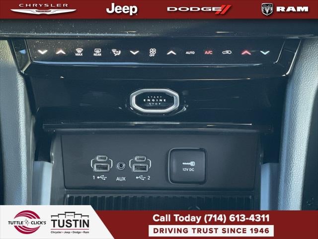 2027 Jeep Grand Cherokee Laredo Altitude