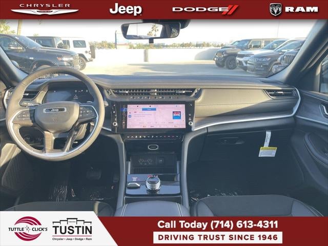 2027 Jeep Grand Cherokee Laredo Altitude