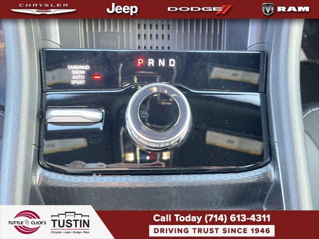 2027 Jeep Grand Cherokee Laredo Altitude
