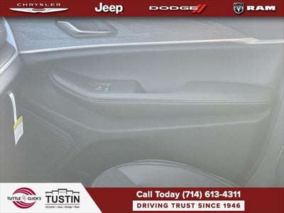 2027 Jeep Grand Cherokee Laredo Altitude