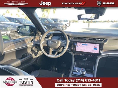 2027 Jeep Grand Cherokee Laredo Altitude